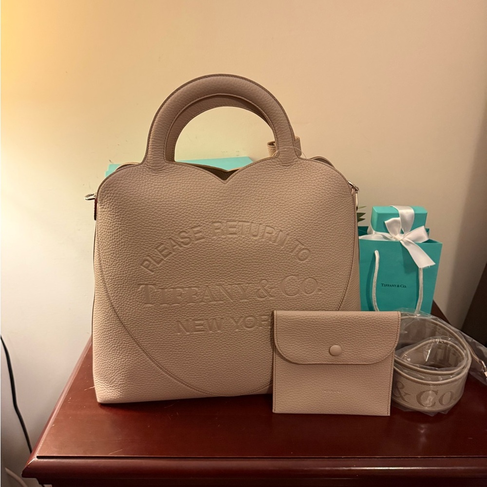 Tiffany & Co. Cream Heart-Shaped Large Women's Bag